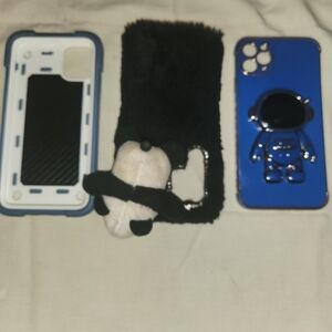 2 iphone 11 cases and 1 s22 Ultra case